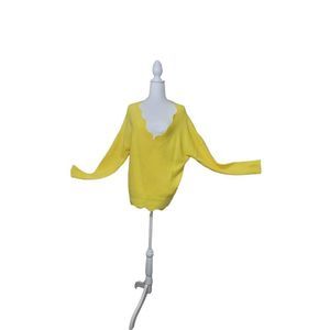 ee:Some Sweater Women's Small Long Sleeve Knit Yellow Curvy Neckline